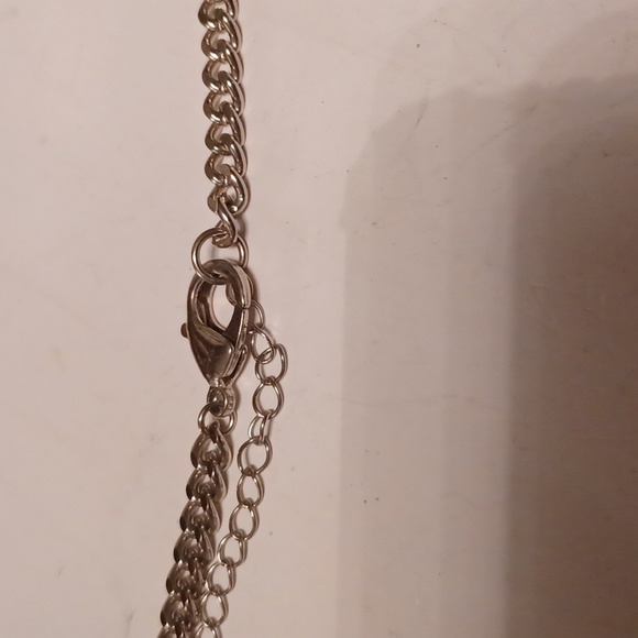 SILVERTONE BLACK NECKLACE NWOT 16 INCHES,4 INCH EX. - Picture 3 of 3